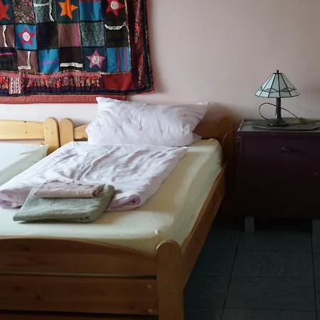 شقة Haus Mit Garten *